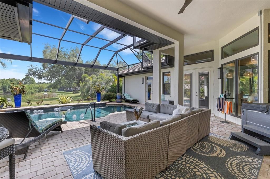 For Sale: $2,100,000 (4 beds, 3 baths, 3686 Square Feet)