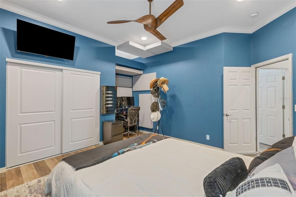 For Sale: $2,100,000 (4 beds, 3 baths, 3686 Square Feet)