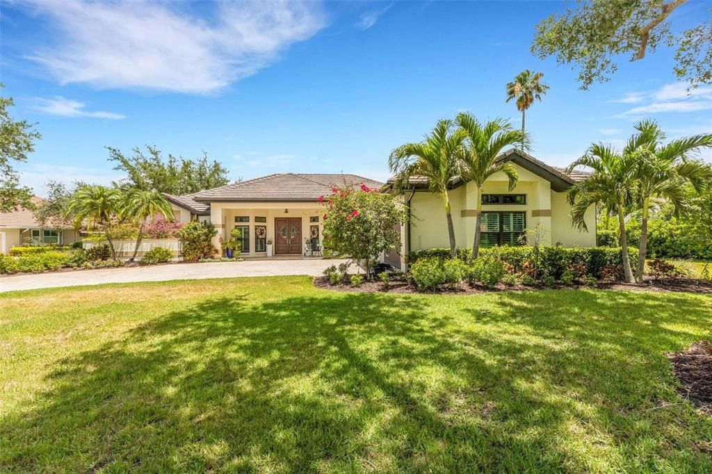 For Sale: $2,100,000 (4 beds, 3 baths, 3686 Square Feet)