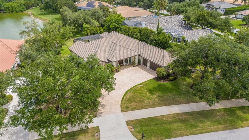 For Sale: $2,100,000 (4 beds, 3 baths, 3686 Square Feet)