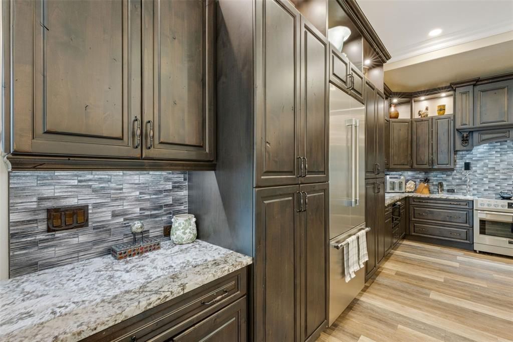 For Sale: $2,100,000 (4 beds, 3 baths, 3686 Square Feet)