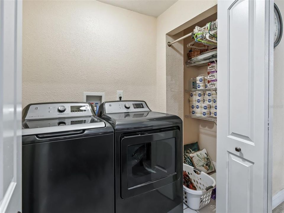 Activo con contrato: $494,900 (4 camas, 3 baños, 2930 Pies cuadrados)
