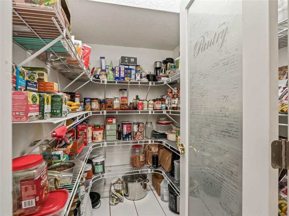 Activo con contrato: $494,900 (4 camas, 3 baños, 2930 Pies cuadrados)