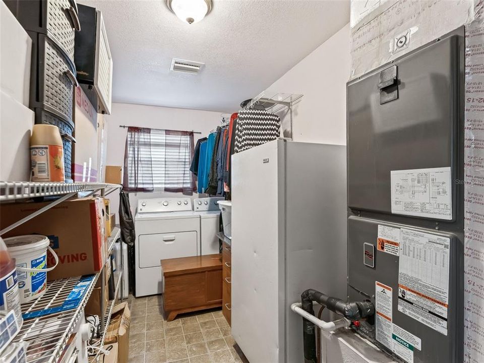 Activo con contrato: $494,900 (4 camas, 3 baños, 2930 Pies cuadrados)