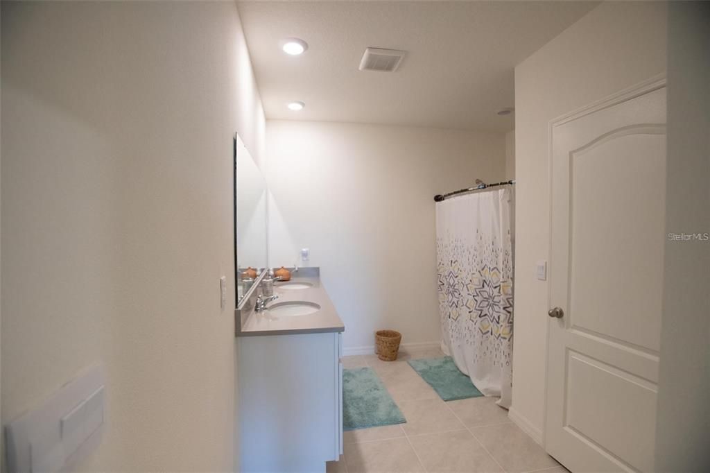 For Sale: $335,000 (3 beds, 2 baths, 1672 Square Feet)