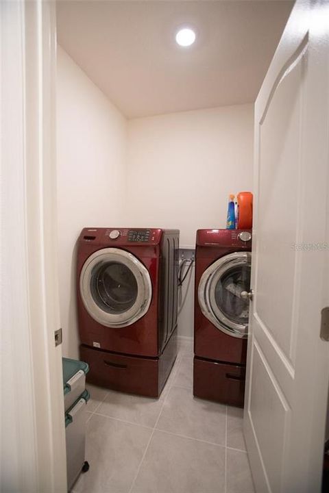 For Sale: $335,000 (3 beds, 2 baths, 1672 Square Feet)