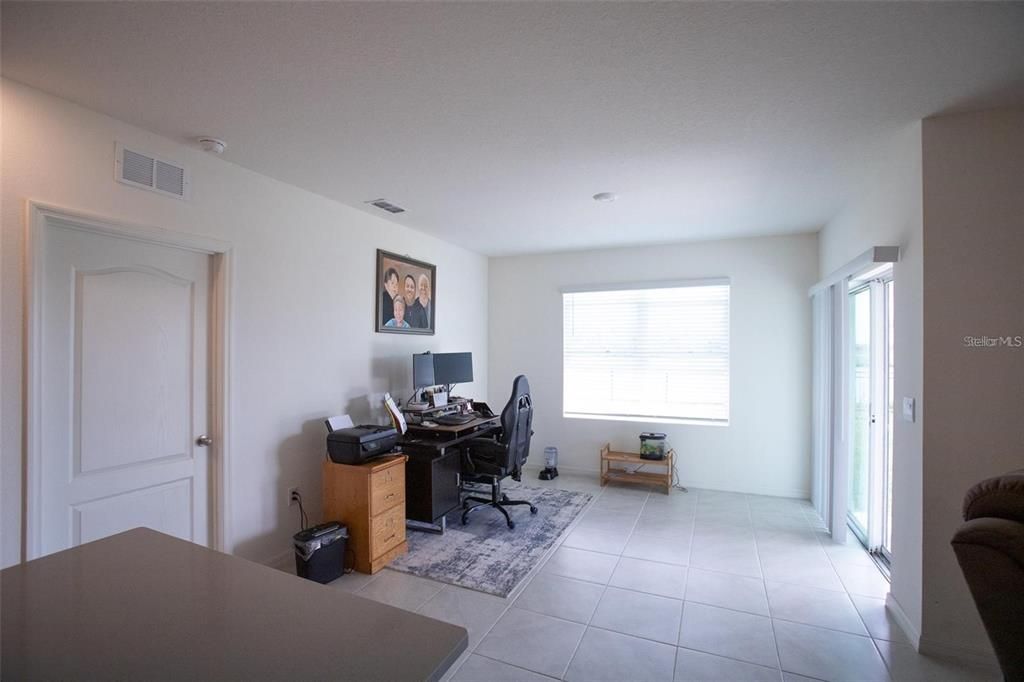 For Sale: $335,000 (3 beds, 2 baths, 1672 Square Feet)