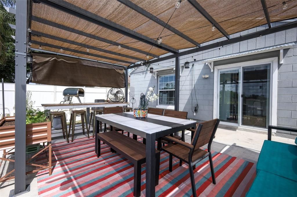 Activo con contrato: $347,946 (3 camas, 2 baños, 1180 Pies cuadrados)