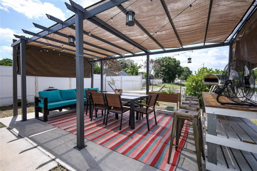 Activo con contrato: $347,946 (3 camas, 2 baños, 1180 Pies cuadrados)
