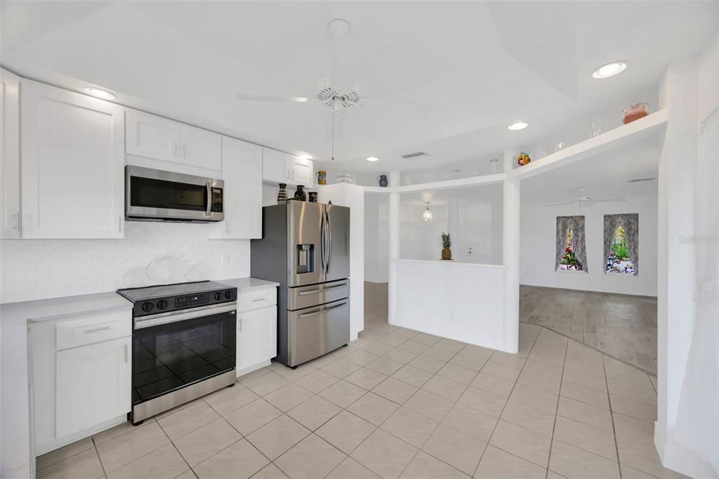 En Venta: $634,900 (3 camas, 2 baños, 2006 Pies cuadrados)