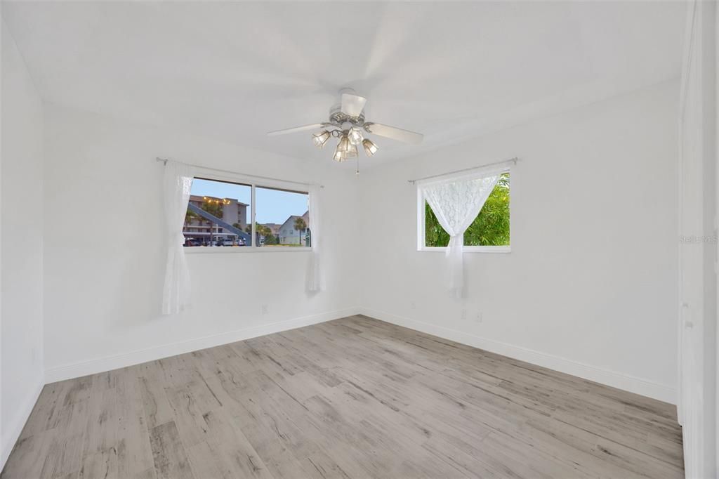 En Venta: $634,900 (3 camas, 2 baños, 2006 Pies cuadrados)