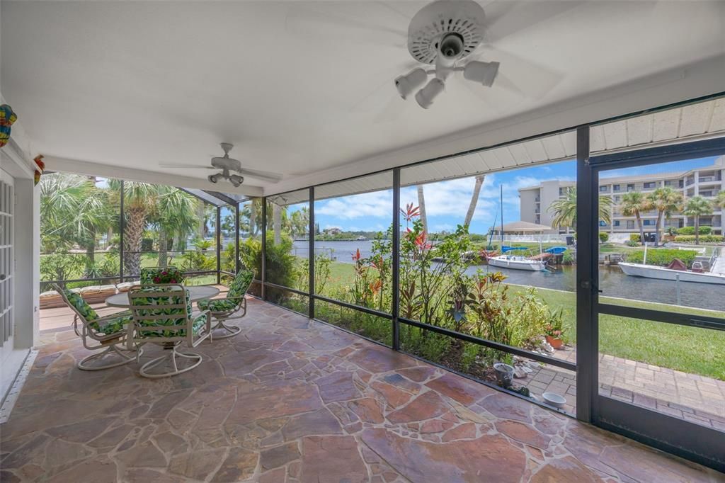 En Venta: $634,900 (3 camas, 2 baños, 2006 Pies cuadrados)