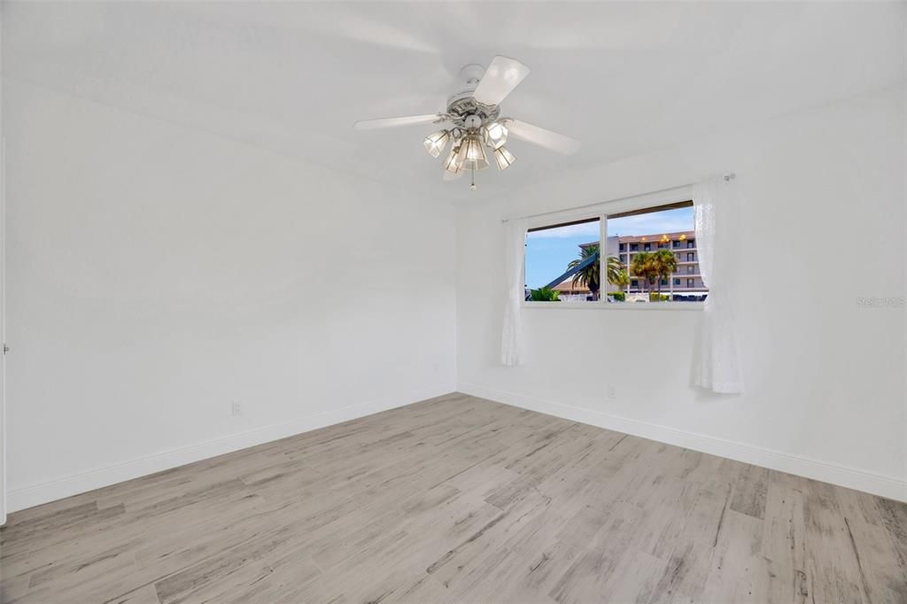 En Venta: $634,900 (3 camas, 2 baños, 2006 Pies cuadrados)