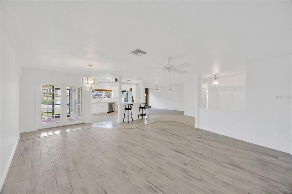 En Venta: $634,900 (3 camas, 2 baños, 2006 Pies cuadrados)