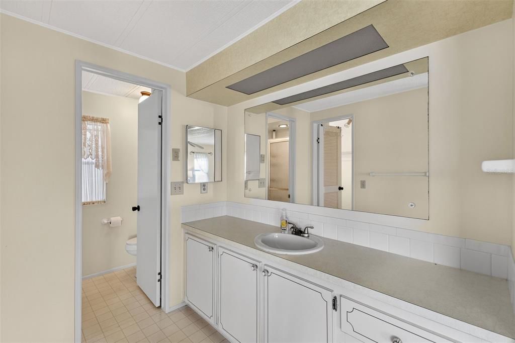 For Sale: $129,500 (2 beds, 2 baths, 1175 Square Feet)