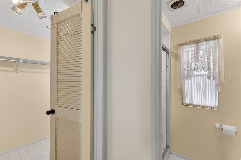 For Sale: $129,500 (2 beds, 2 baths, 1175 Square Feet)