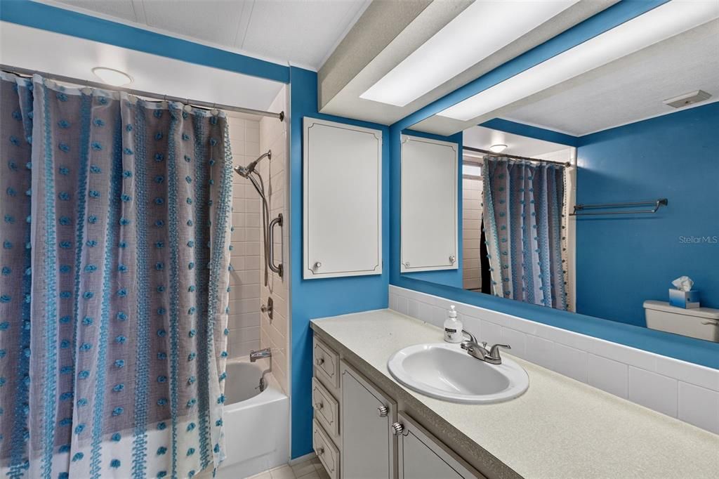 For Sale: $129,500 (2 beds, 2 baths, 1175 Square Feet)