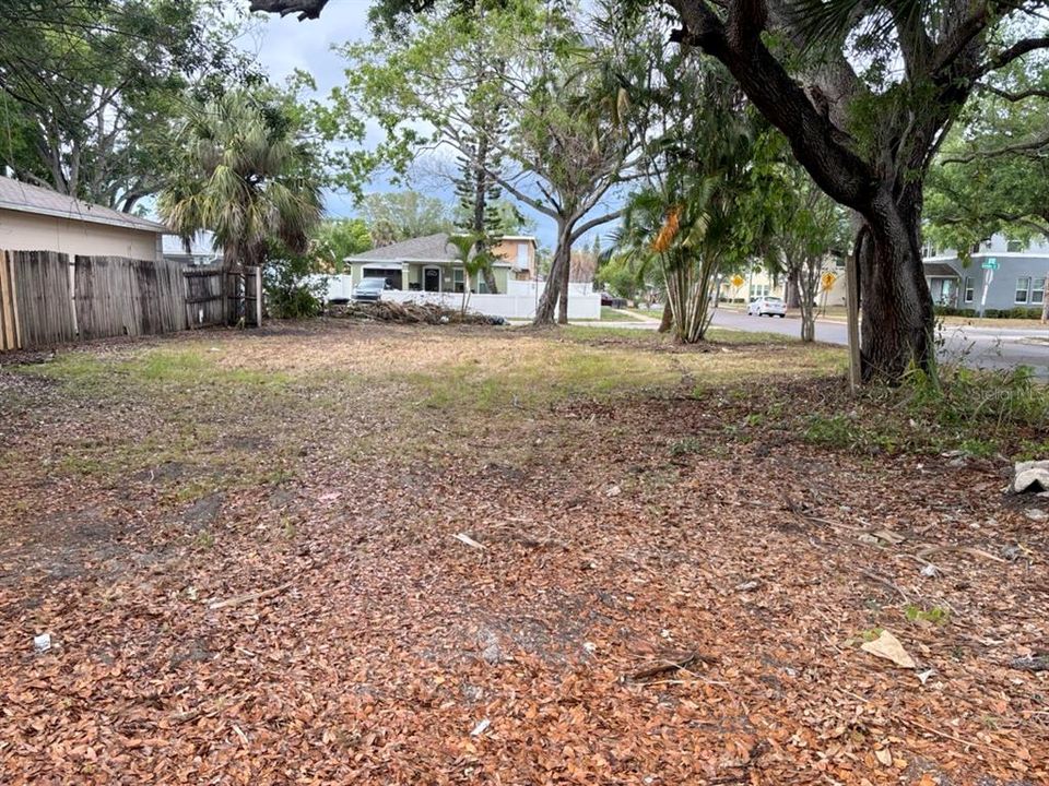 En Venta: $79,900 (0.09 acres)