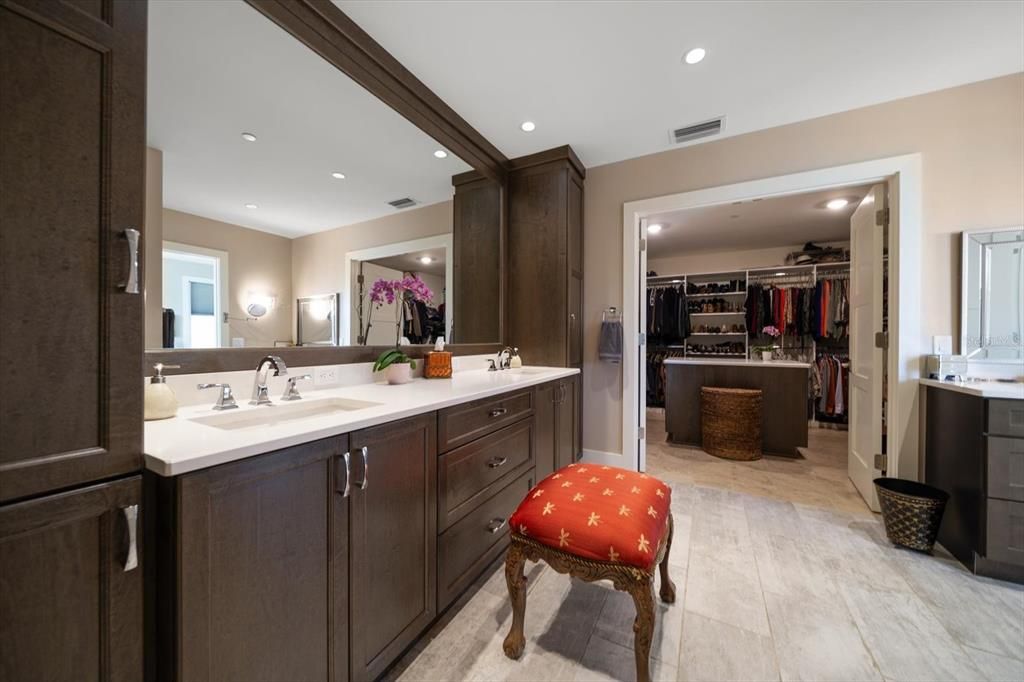 For Sale: $1,999,999 (3 beds, 2 baths, 2348 Square Feet)