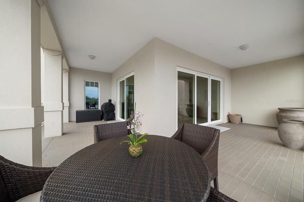 For Sale: $1,999,999 (3 beds, 2 baths, 2348 Square Feet)