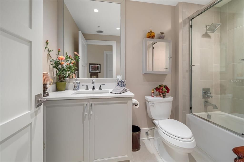 For Sale: $1,999,999 (3 beds, 2 baths, 2348 Square Feet)