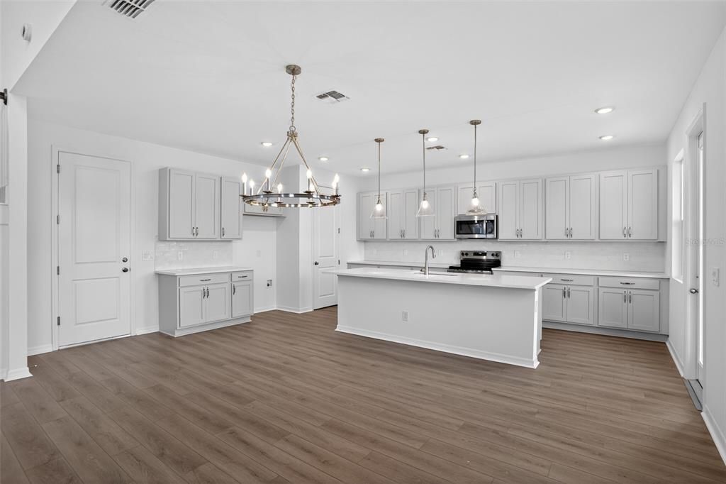 Active With Contract: $499,990 (4 beds, 3 baths, 2791 Square Feet)