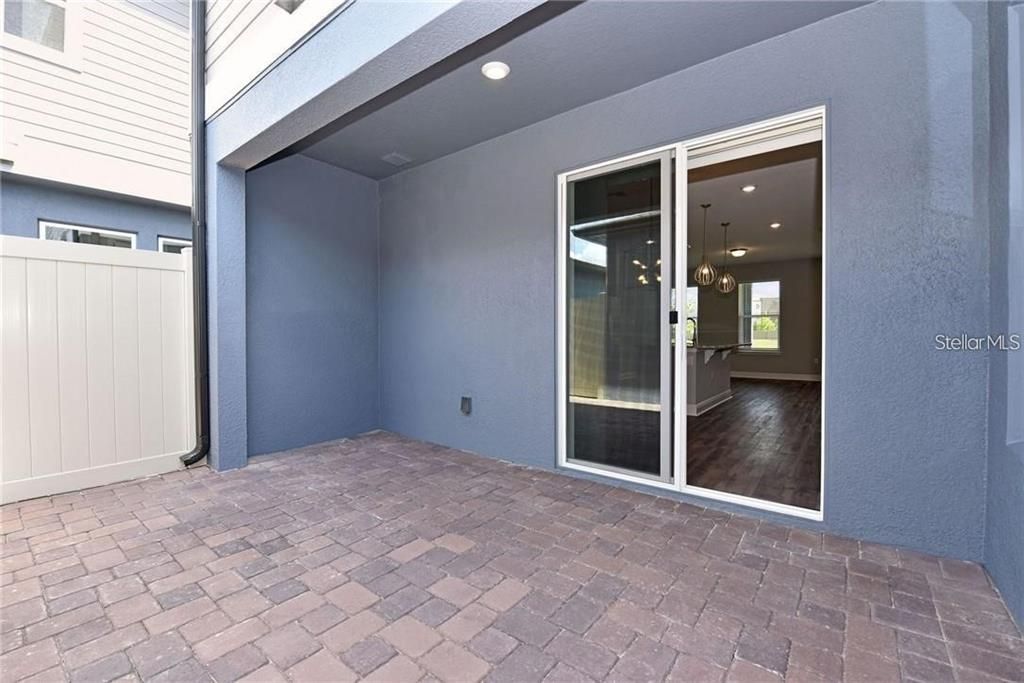 Active With Contract: $3,200 (3 beds, 2 baths, 1621 Square Feet)