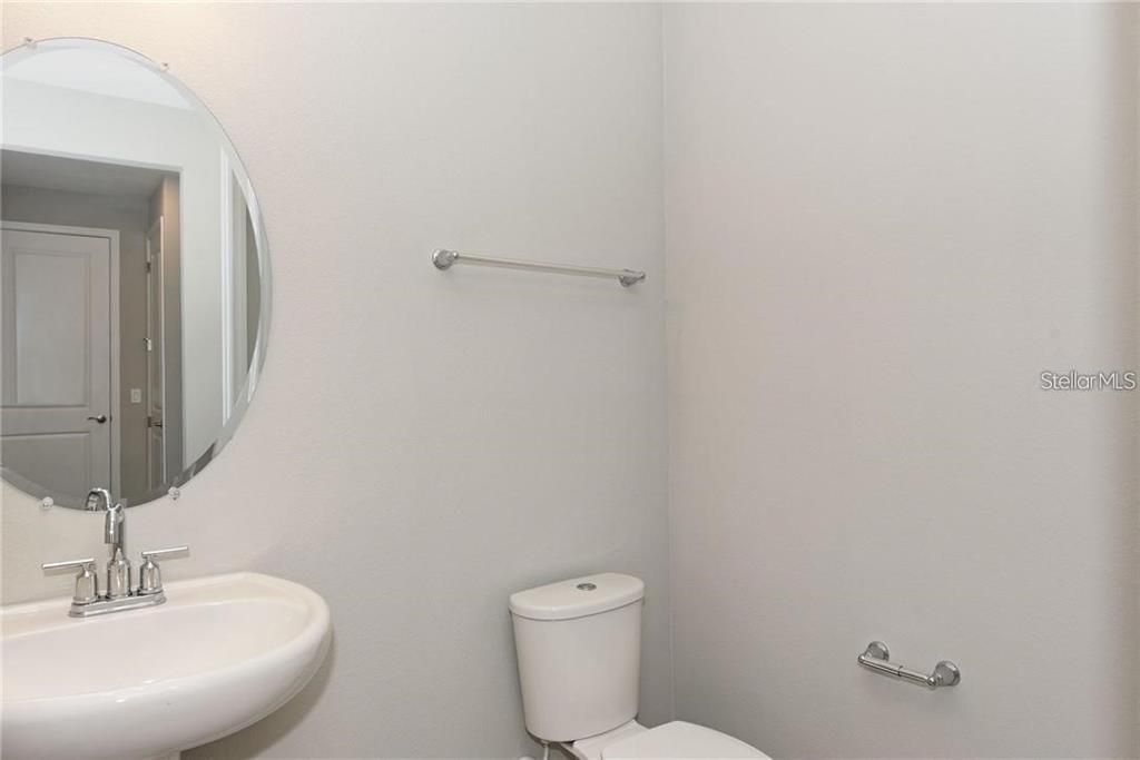 Active With Contract: $3,200 (3 beds, 2 baths, 1621 Square Feet)