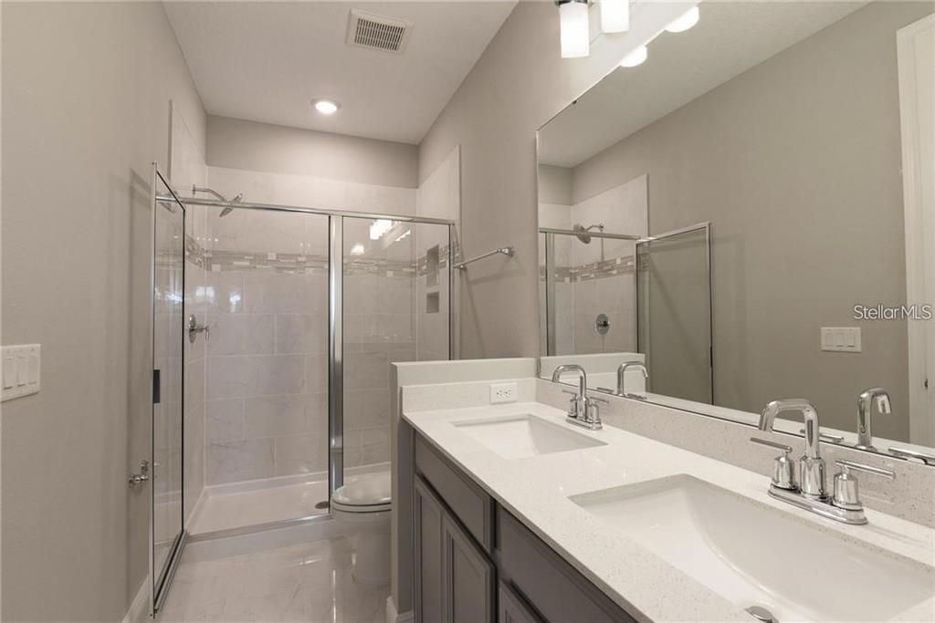 Active With Contract: $3,200 (3 beds, 2 baths, 1621 Square Feet)