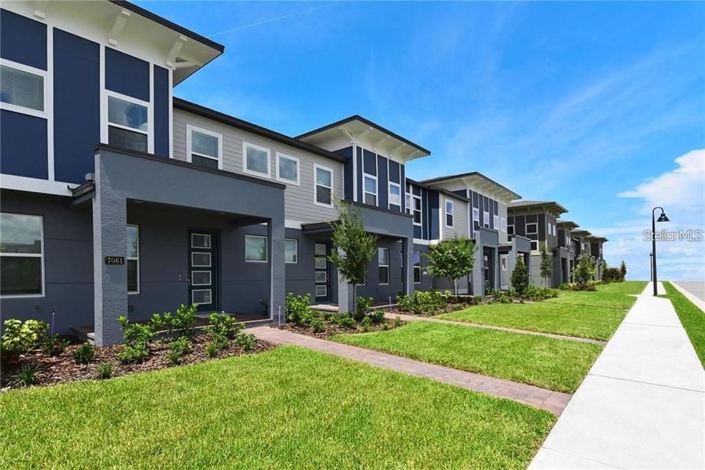 Active With Contract: $3,200 (3 beds, 2 baths, 1621 Square Feet)