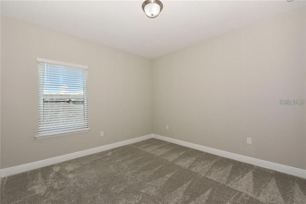 Active With Contract: $3,200 (3 beds, 2 baths, 1621 Square Feet)