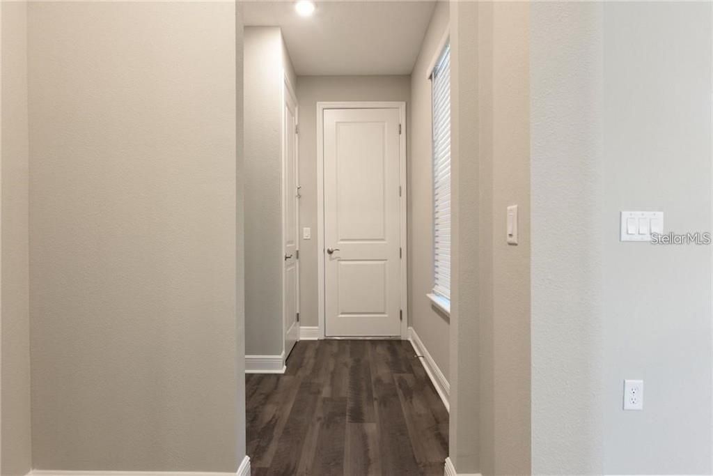 Active With Contract: $3,200 (3 beds, 2 baths, 1621 Square Feet)