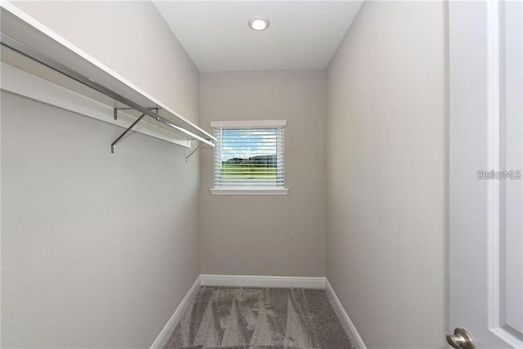 Active With Contract: $3,200 (3 beds, 2 baths, 1621 Square Feet)