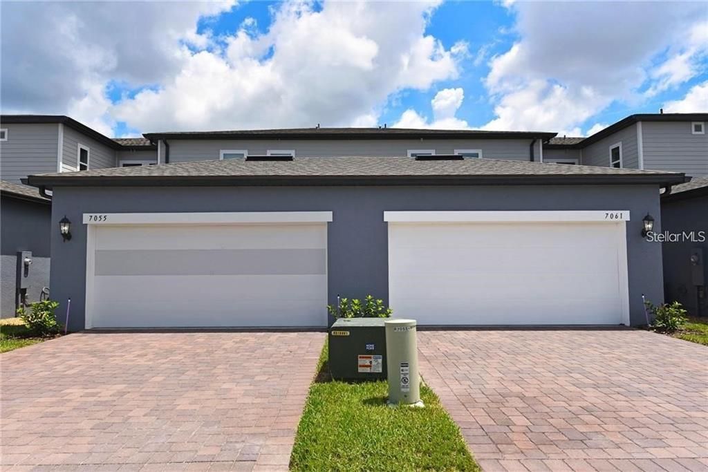 Active With Contract: $3,200 (3 beds, 2 baths, 1621 Square Feet)