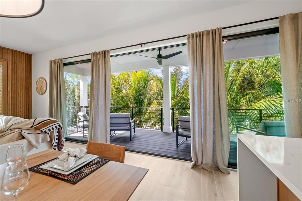На продажу: $4,925,000 (5 спален, 4 ванн, 2545 Квадратных фут)
