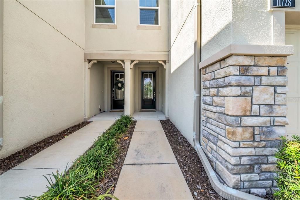 Active With Contract: $286,000 (3 beds, 2 baths, 1716 Square Feet)