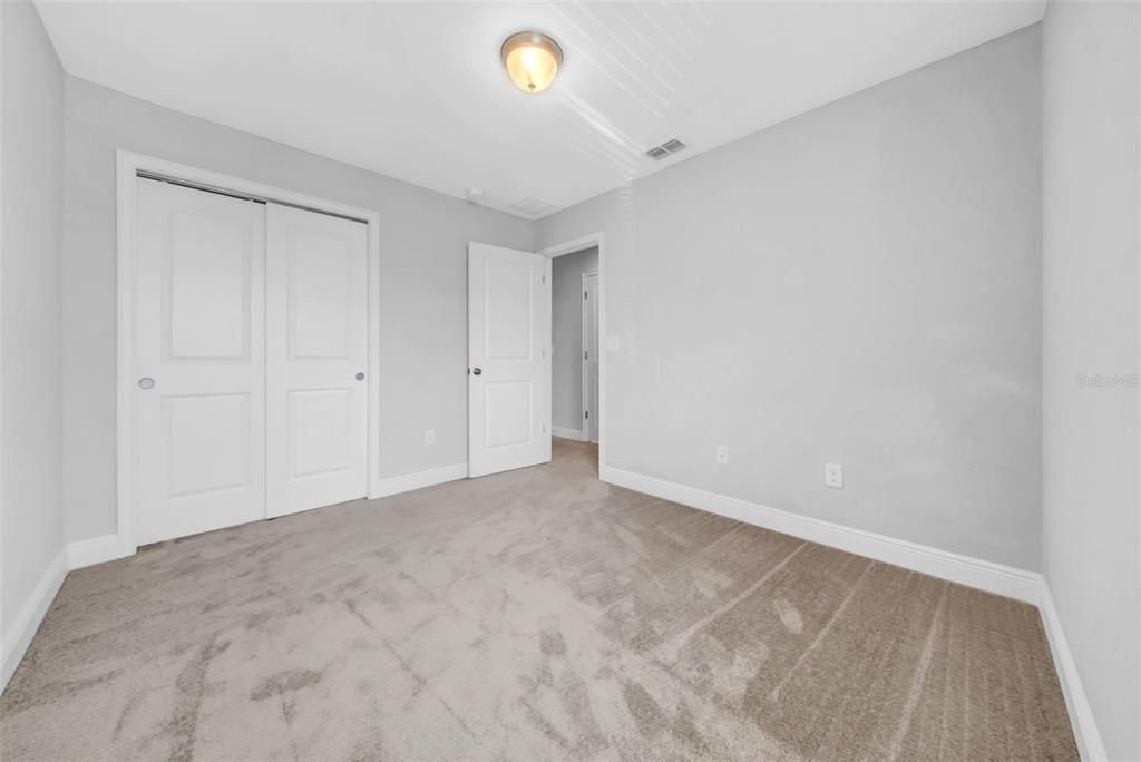 Active With Contract: $286,000 (3 beds, 2 baths, 1716 Square Feet)