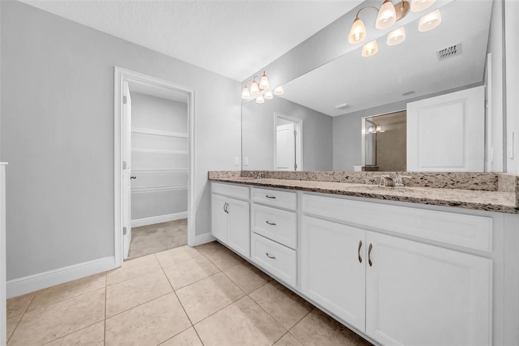 Active With Contract: $286,000 (3 beds, 2 baths, 1716 Square Feet)