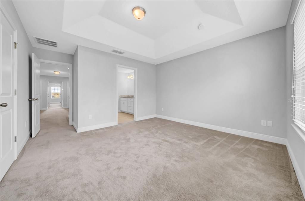 Active With Contract: $286,000 (3 beds, 2 baths, 1716 Square Feet)