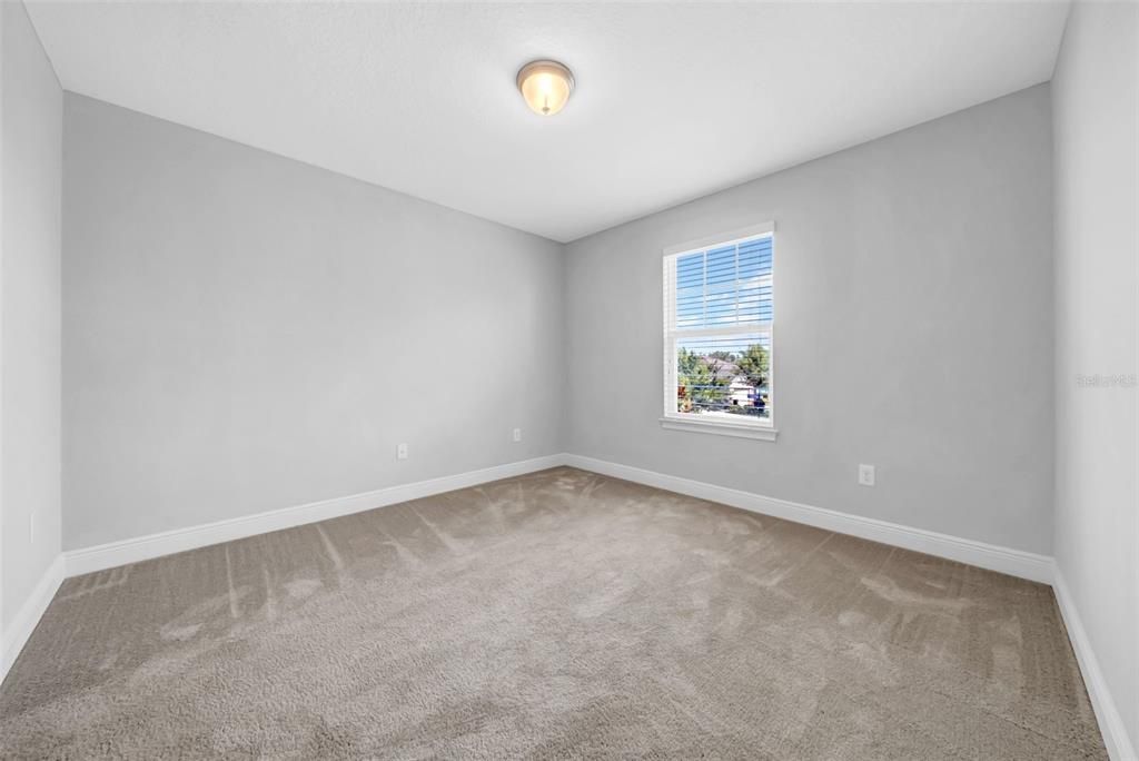 Active With Contract: $286,000 (3 beds, 2 baths, 1716 Square Feet)