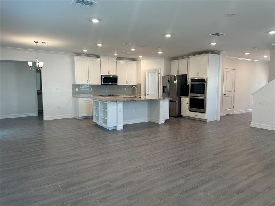 For Rent: $4,500 (5 beds, 4 baths, 3050 Square Feet)