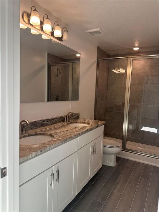 For Rent: $4,500 (5 beds, 4 baths, 3050 Square Feet)
