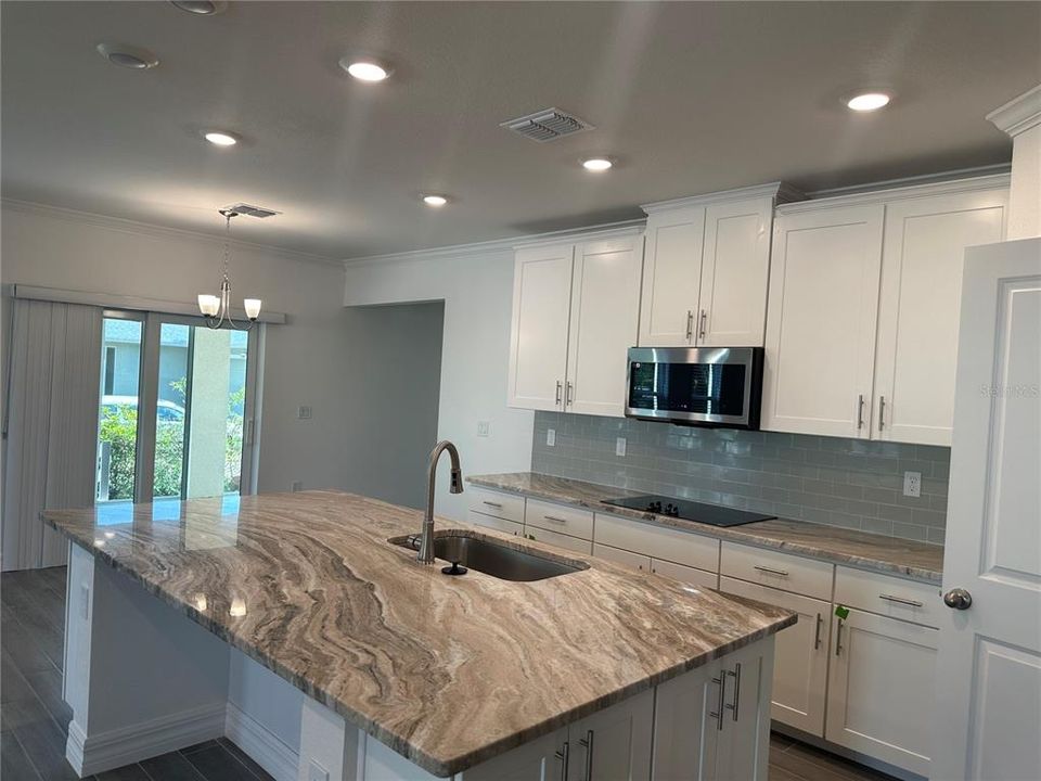 For Rent: $4,500 (5 beds, 4 baths, 3050 Square Feet)