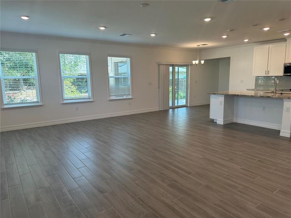 For Rent: $4,500 (5 beds, 4 baths, 3050 Square Feet)
