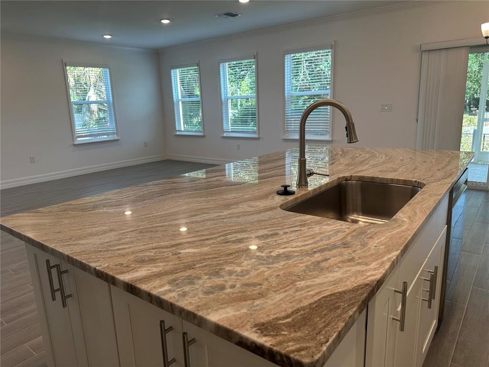 For Rent: $4,500 (5 beds, 4 baths, 3050 Square Feet)