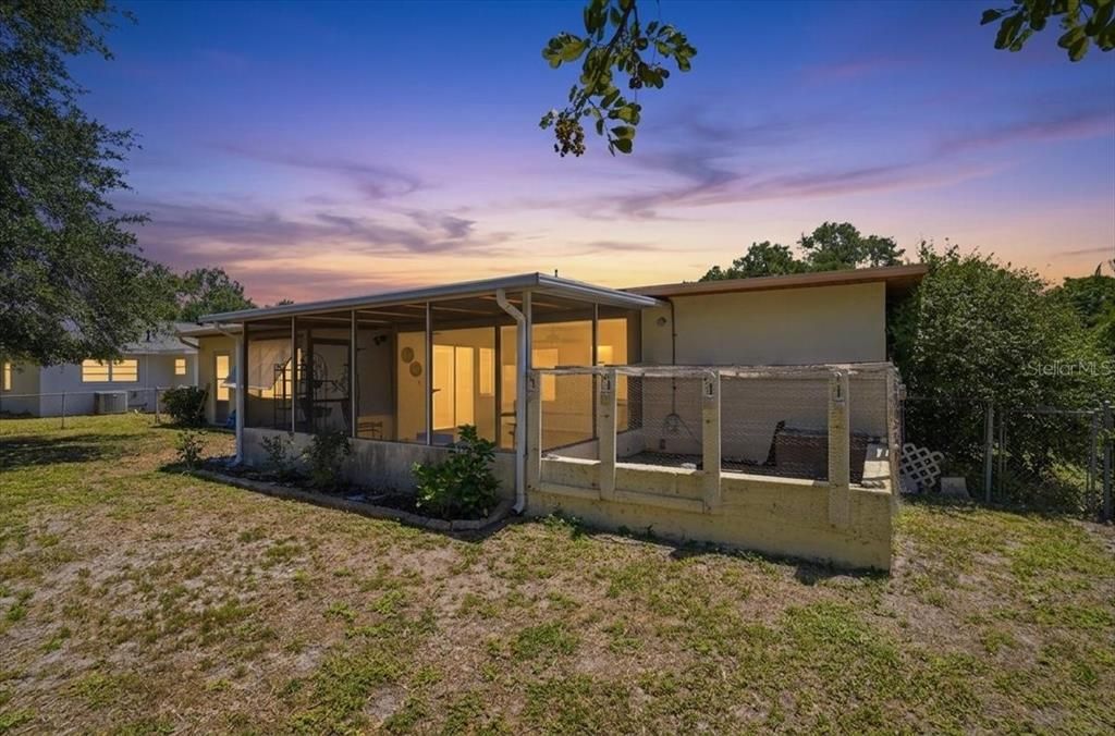 Activo con contrato: $350,000 (3 camas, 3 baños, 2035 Pies cuadrados)