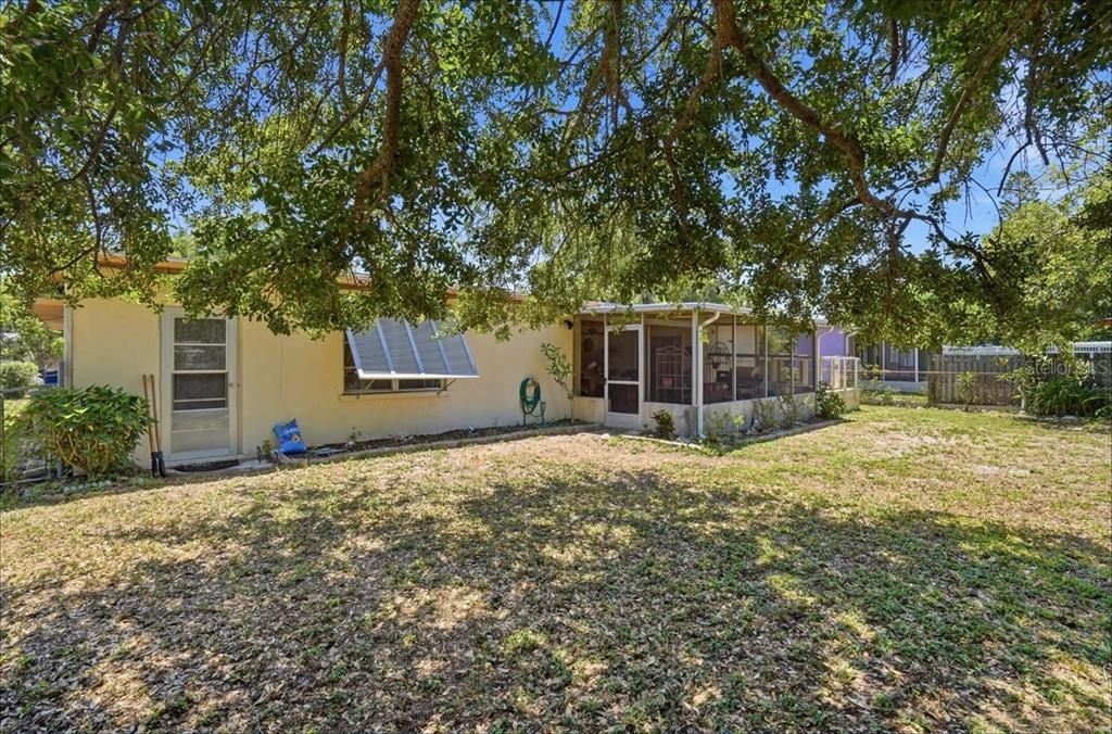 Activo con contrato: $350,000 (3 camas, 3 baños, 2035 Pies cuadrados)