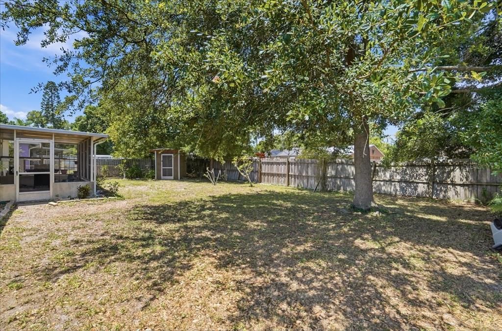 Activo con contrato: $350,000 (3 camas, 3 baños, 2035 Pies cuadrados)