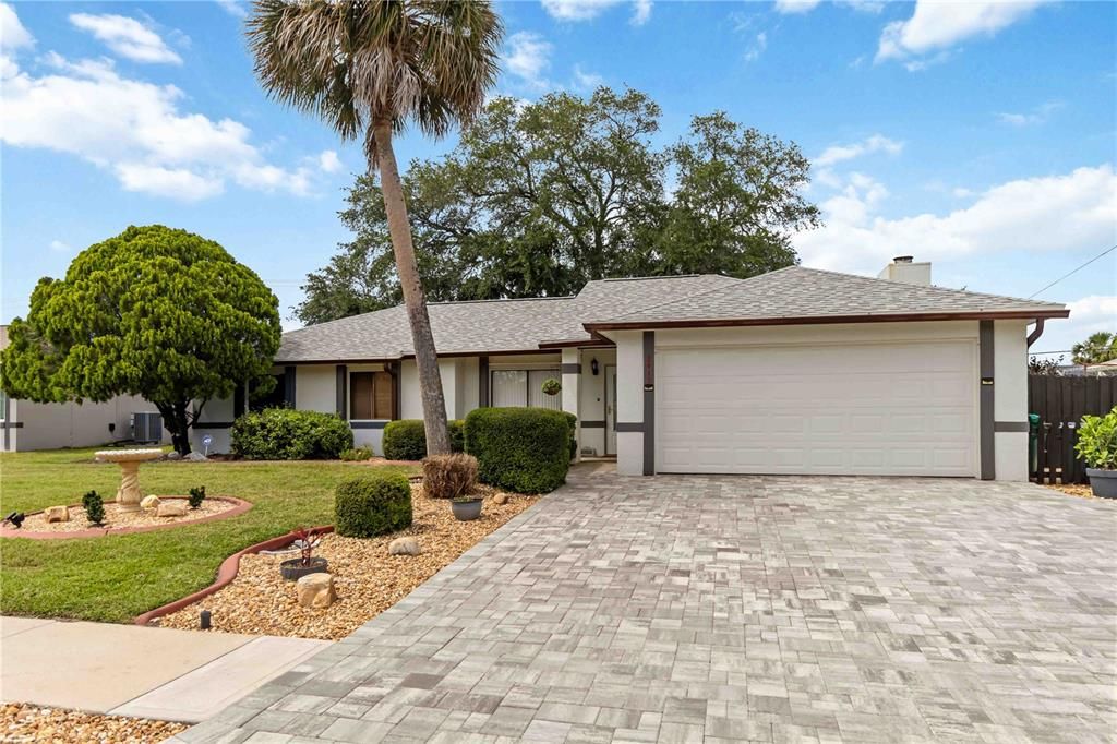 For Sale: $380,000 (3 beds, 2 baths, 1716 Square Feet)