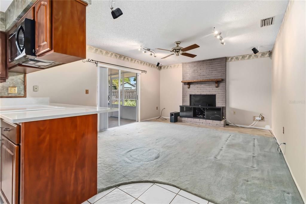 For Sale: $380,000 (3 beds, 2 baths, 1716 Square Feet)
